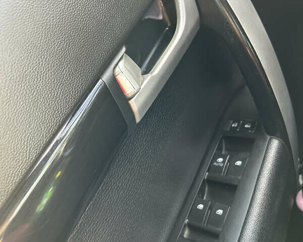 Бежевый Шевроле Каптива, объемом двигателя 2.2 л и пробегом 286 тыс. км за 10500 $, фото 13 на Automoto.ua