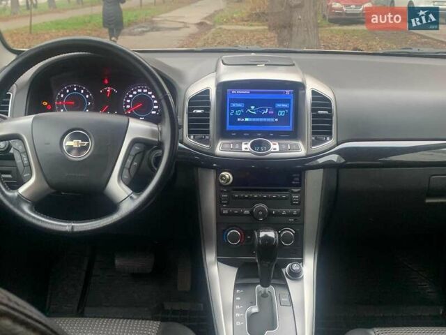Бежевий Шевроле Каптіва, об'ємом двигуна 2.38 л та пробігом 184 тис. км за 10000 $, фото 6 на Automoto.ua
