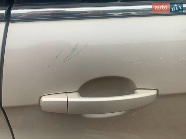 Бежевий Шевроле Каптіва, об'ємом двигуна 2.38 л та пробігом 184 тис. км за 10000 $, фото 18 на Automoto.ua