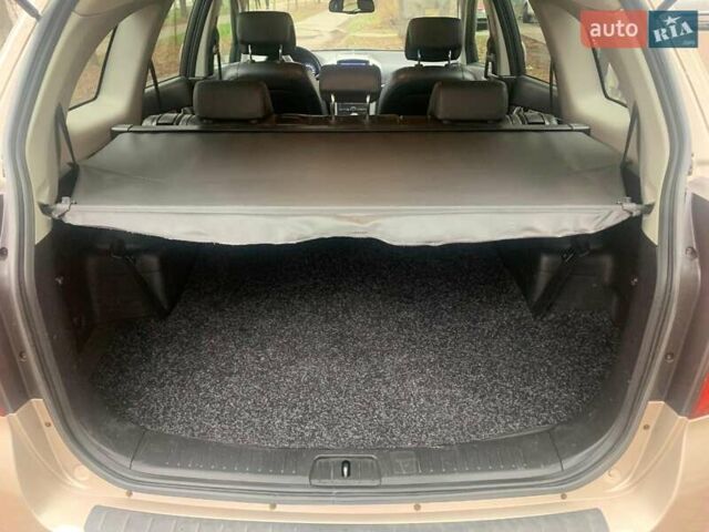 Бежевий Шевроле Каптіва, об'ємом двигуна 2.38 л та пробігом 184 тис. км за 10000 $, фото 5 на Automoto.ua