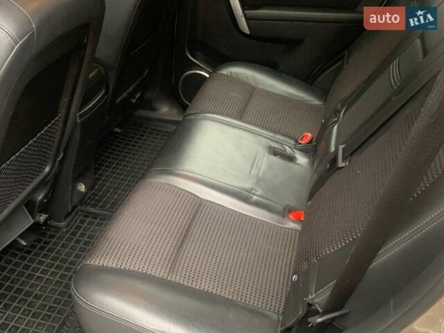 Бежевий Шевроле Каптіва, об'ємом двигуна 2.38 л та пробігом 184 тис. км за 10000 $, фото 7 на Automoto.ua