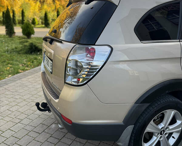 Бежевый Шевроле Каптива, объемом двигателя 3 л и пробегом 178 тыс. км за 12900 $, фото 23 на Automoto.ua