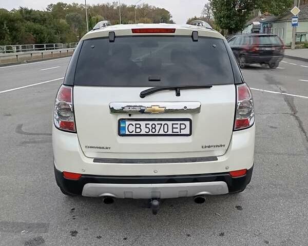 Бежевий Шевроле Каптіва, об'ємом двигуна 2.2 л та пробігом 250 тис. км за 11500 $, фото 6 на Automoto.ua