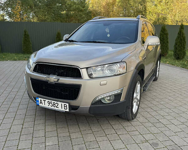 Бежевый Шевроле Каптива, объемом двигателя 3 л и пробегом 178 тыс. км за 12900 $, фото 1 на Automoto.ua