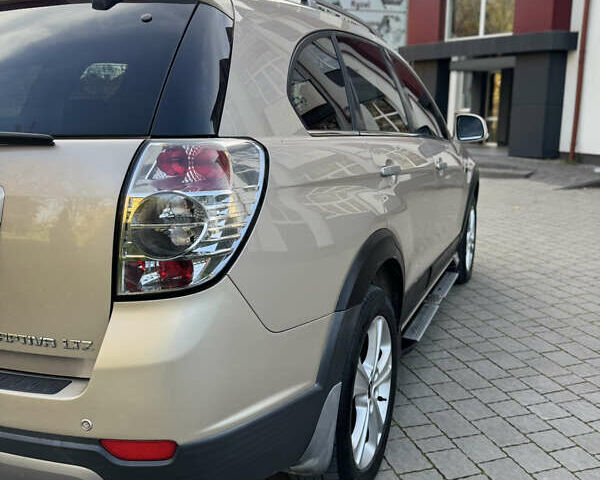 Бежевый Шевроле Каптива, объемом двигателя 3 л и пробегом 178 тыс. км за 12900 $, фото 22 на Automoto.ua