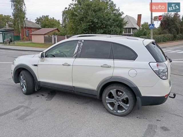 Бежевий Шевроле Каптіва, об'ємом двигуна 2.2 л та пробігом 250 тис. км за 11500 $, фото 3 на Automoto.ua