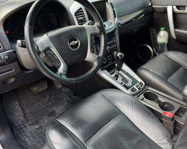 Бежевый Шевроле Каптива, объемом двигателя 3 л и пробегом 178 тыс. км за 12900 $, фото 28 на Automoto.ua