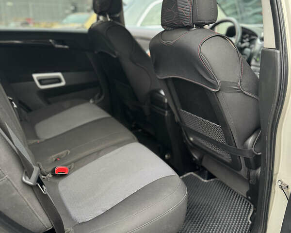 Бежевый Шевроле Каптива, объемом двигателя 2.38 л и пробегом 247 тыс. км за 9000 $, фото 18 на Automoto.ua