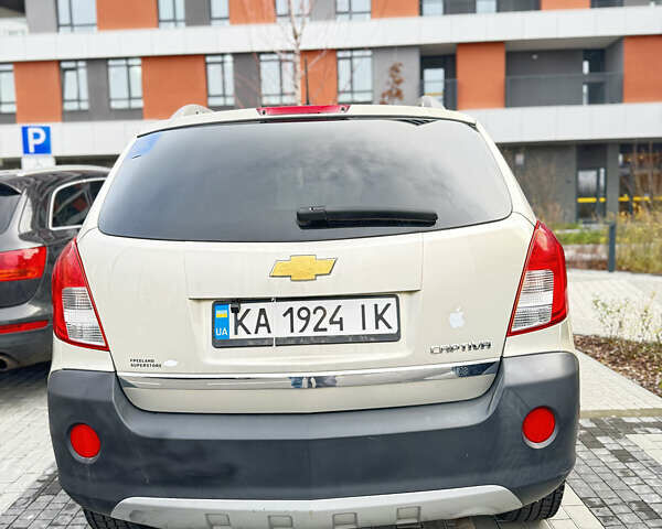 Бежевый Шевроле Каптива, объемом двигателя 2.38 л и пробегом 247 тыс. км за 9000 $, фото 3 на Automoto.ua