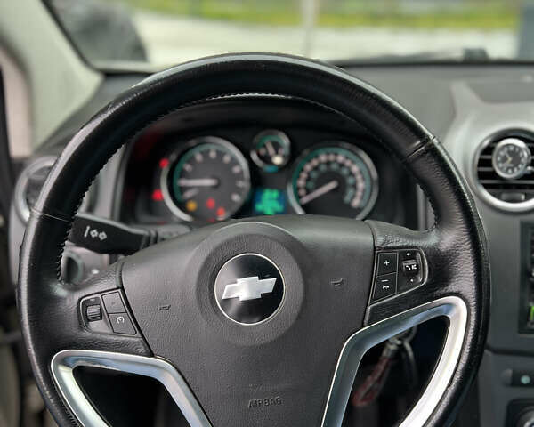 Бежевый Шевроле Каптива, объемом двигателя 2.38 л и пробегом 247 тыс. км за 9000 $, фото 9 на Automoto.ua