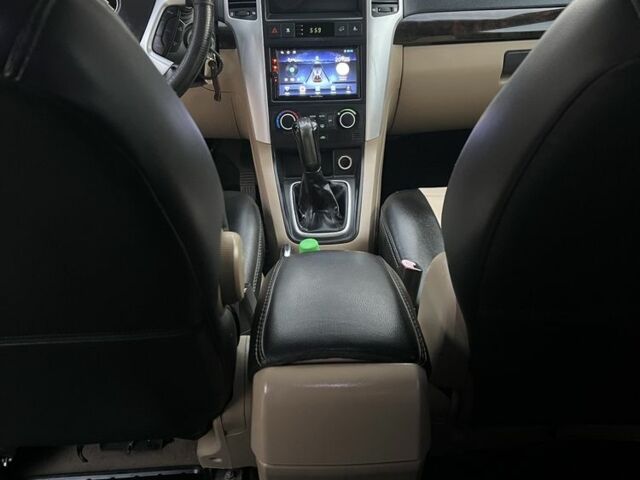 Черный Шевроле Каптива, объемом двигателя 2 л и пробегом 240 тыс. км за 7600 $, фото 7 на Automoto.ua