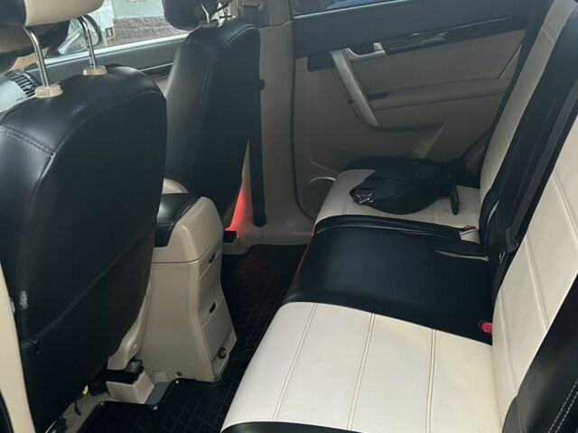 Черный Шевроле Каптива, объемом двигателя 2 л и пробегом 240 тыс. км за 7600 $, фото 5 на Automoto.ua