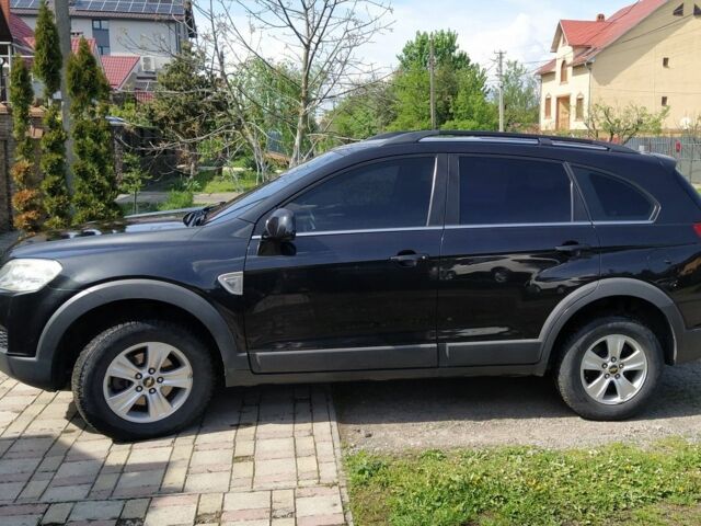 Черный Шевроле Каптива, объемом двигателя 2.4 л и пробегом 220 тыс. км за 6700 $, фото 3 на Automoto.ua