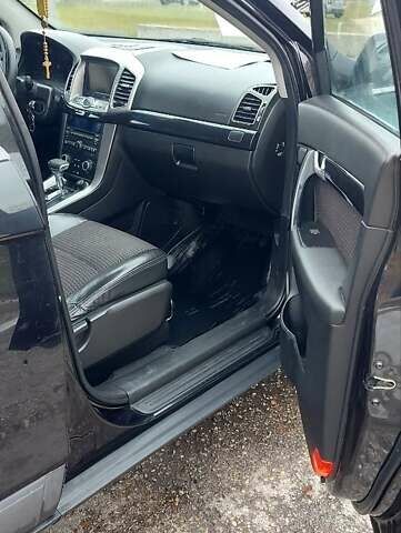 Чорний Шевроле Каптіва, об'ємом двигуна 2.4 л та пробігом 330 тис. км за 10033 $, фото 4 на Automoto.ua