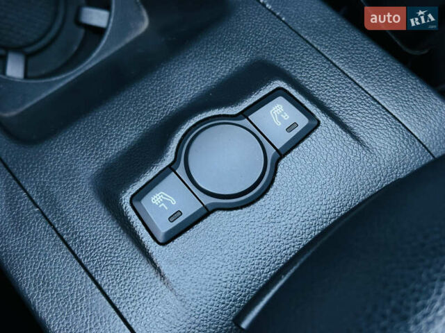 Чорний Шевроле Каптіва, об'ємом двигуна 1.99 л та пробігом 225 тис. км за 8600 $, фото 33 на Automoto.ua