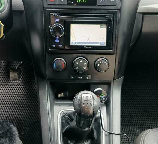 Черный Шевроле Каптива, объемом двигателя 2.41 л и пробегом 173 тыс. км за 7450 $, фото 11 на Automoto.ua