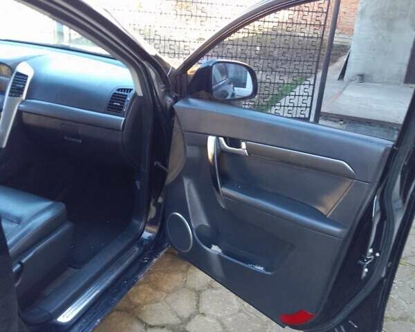 Черный Шевроле Каптива, объемом двигателя 1.99 л и пробегом 206 тыс. км за 7500 $, фото 4 на Automoto.ua