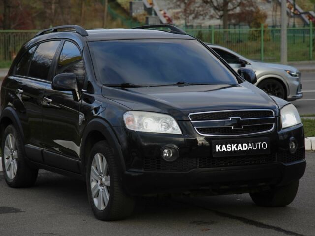 Черный Шевроле Каптива, объемом двигателя 2 л и пробегом 215 тыс. км за 8400 $, фото 2 на Automoto.ua