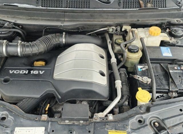 Черный Шевроле Каптива, объемом двигателя 2 л и пробегом 300 тыс. км за 4450 $, фото 8 на Automoto.ua