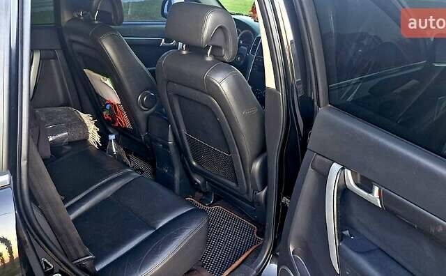 Черный Шевроле Каптива, объемом двигателя 3.2 л и пробегом 260 тыс. км за 7800 $, фото 3 на Automoto.ua