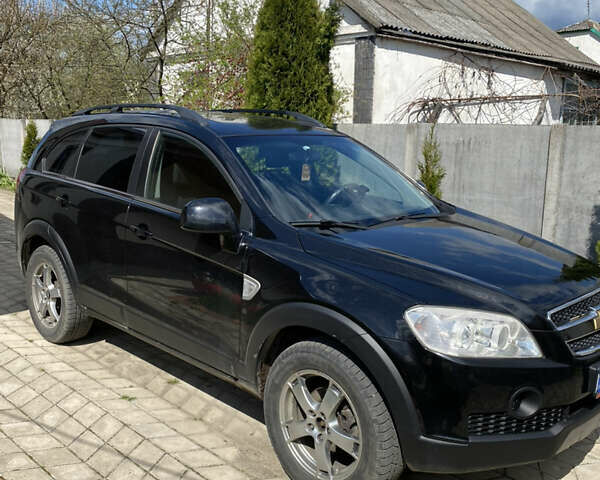 Черный Шевроле Каптива, объемом двигателя 2.41 л и пробегом 302 тыс. км за 7000 $, фото 2 на Automoto.ua