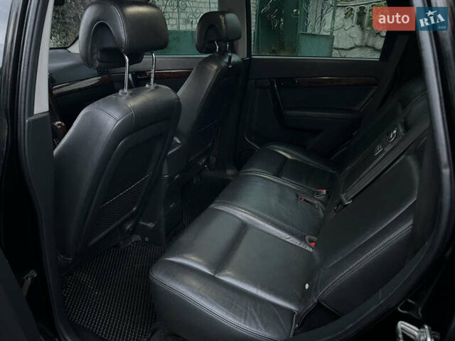 Черный Шевроле Каптива, объемом двигателя 2.4 л и пробегом 250 тыс. км за 8100 $, фото 4 на Automoto.ua