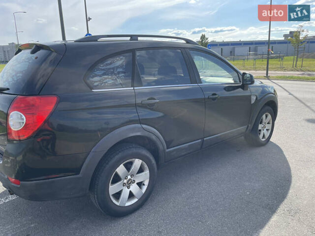 Чорний Шевроле Каптіва, об'ємом двигуна 2 л та пробігом 143 тис. км за 4850 $, фото 2 на Automoto.ua