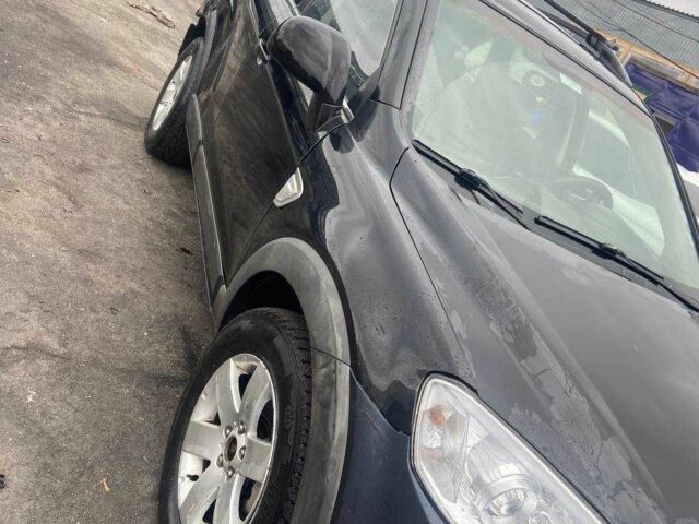 Шевроле Каптіва 2007 у Запоріжжя на Automoto.ua Чорний Шевроле Каптіва, об'ємом двигуна 2 л та пробігом 285 тис. км за 4100 $, фото 6 на Automoto.ua