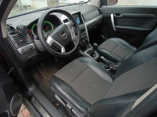 Чорний Шевроле Каптіва, об'ємом двигуна 2 л та пробігом 360 тис. км за 4000 $, фото 2 на Automoto.ua