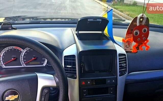 Черный Шевроле Каптива, объемом двигателя 3.2 л и пробегом 260 тыс. км за 7800 $, фото 5 на Automoto.ua