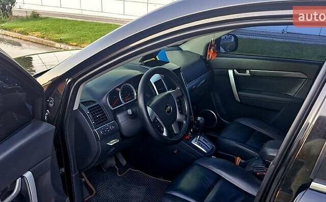 Черный Шевроле Каптива, объемом двигателя 3.2 л и пробегом 260 тыс. км за 7800 $, фото 4 на Automoto.ua