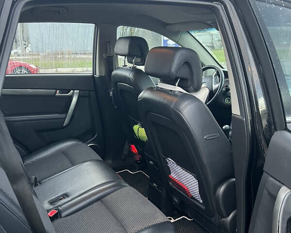 Черный Шевроле Каптива, объемом двигателя 1.99 л и пробегом 277 тыс. км за 8750 $, фото 6 на Automoto.ua