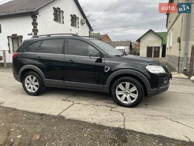 Черный Шевроле Каптива, объемом двигателя 2 л и пробегом 230 тыс. км за 8200 $, фото 1 на Automoto.ua