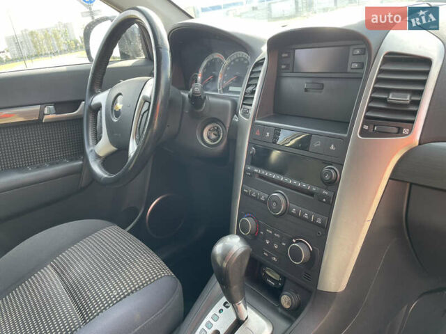 Чорний Шевроле Каптіва, об'ємом двигуна 2 л та пробігом 143 тис. км за 4850 $, фото 12 на Automoto.ua