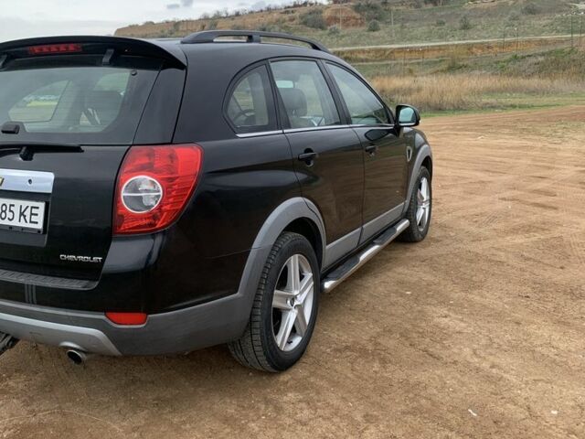 Черный Шевроле Каптива, объемом двигателя 2 л и пробегом 250 тыс. км за 6950 $, фото 2 на Automoto.ua