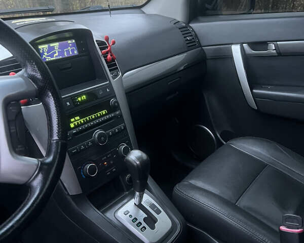 Черный Шевроле Каптива, объемом двигателя 1.99 л и пробегом 324 тыс. км за 7800 $, фото 15 на Automoto.ua