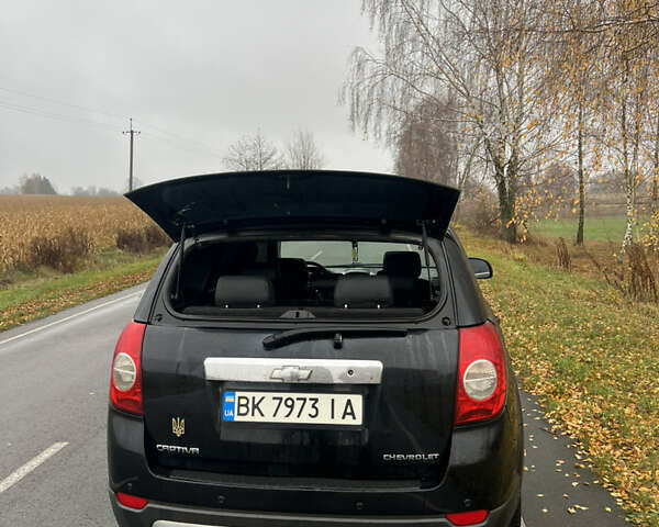 Черный Шевроле Каптива, объемом двигателя 1.99 л и пробегом 324 тыс. км за 7800 $, фото 10 на Automoto.ua