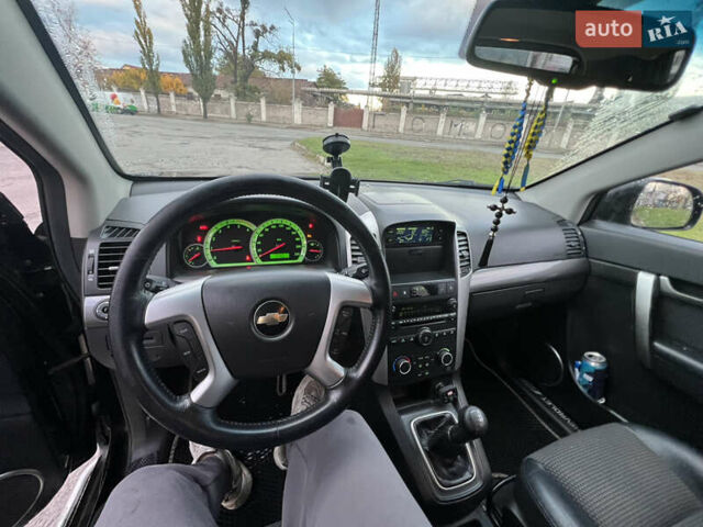 Черный Шевроле Каптива, объемом двигателя 1.99 л и пробегом 277 тыс. км за 8750 $, фото 5 на Automoto.ua