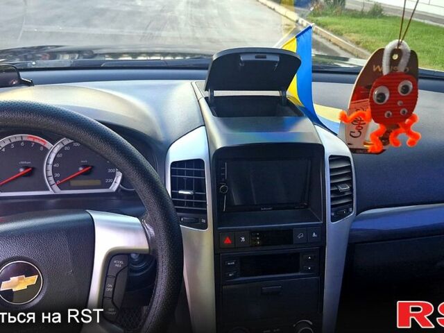 Черный Шевроле Каптива, объемом двигателя 3.2 л и пробегом 260 тыс. км за 7800 $, фото 6 на Automoto.ua