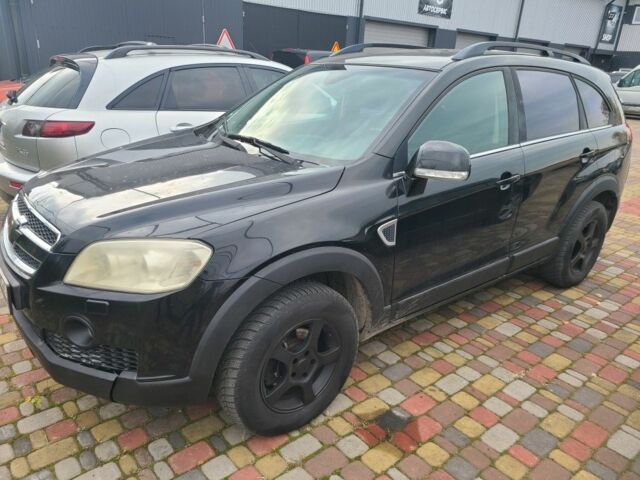 Черный Шевроле Каптива, объемом двигателя 2 л и пробегом 280 тыс. км за 4100 $, фото 1 на Automoto.ua