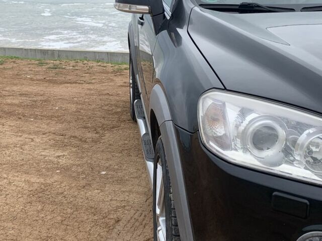 Черный Шевроле Каптива, объемом двигателя 2 л и пробегом 250 тыс. км за 6950 $, фото 4 на Automoto.ua