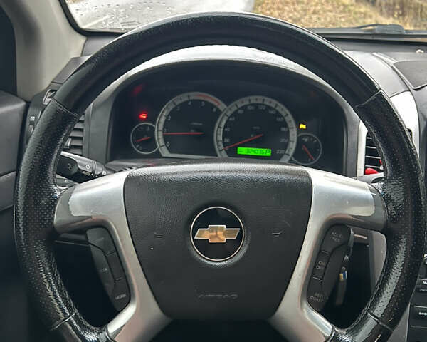 Черный Шевроле Каптива, объемом двигателя 1.99 л и пробегом 324 тыс. км за 7800 $, фото 11 на Automoto.ua