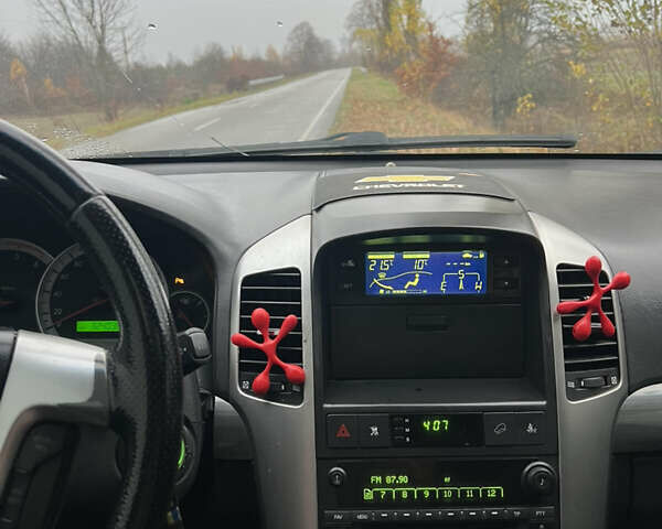 Черный Шевроле Каптива, объемом двигателя 1.99 л и пробегом 324 тыс. км за 7800 $, фото 12 на Automoto.ua