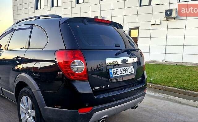 Черный Шевроле Каптива, объемом двигателя 3.2 л и пробегом 260 тыс. км за 7800 $, фото 2 на Automoto.ua