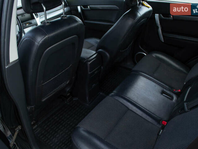 Черный Шевроле Каптива, объемом двигателя 2.41 л и пробегом 240 тыс. км за 7200 $, фото 6 на Automoto.ua