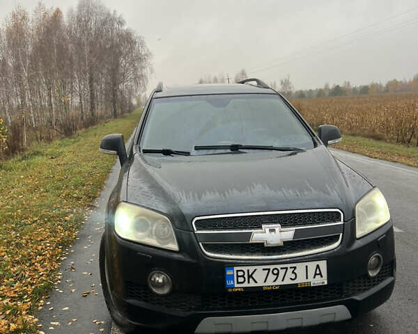 Черный Шевроле Каптива, объемом двигателя 1.99 л и пробегом 324 тыс. км за 7800 $, фото 1 на Automoto.ua
