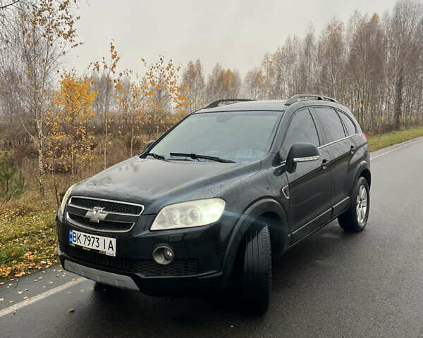 Черный Шевроле Каптива, объемом двигателя 1.99 л и пробегом 324 тыс. км за 7800 $, фото 2 на Automoto.ua