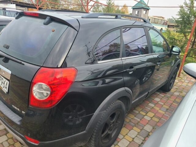 Черный Шевроле Каптива, объемом двигателя 2 л и пробегом 280 тыс. км за 4100 $, фото 5 на Automoto.ua