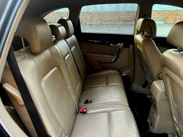 Чорний Шевроле Каптіва, об'ємом двигуна 2 л та пробігом 270 тис. км за 4750 $, фото 7 на Automoto.ua