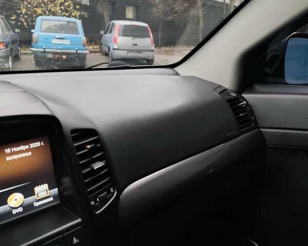 Чорний Шевроле Каптіва, об'ємом двигуна 2.41 л та пробігом 159 тис. км за 8900 $, фото 23 на Automoto.ua